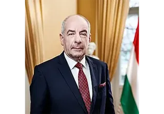 Hungary thông qua sửa đổi hiến pháp sâu rộng, chấm dứt nhiệm kỳ Tổng thống Tamás Sulyok