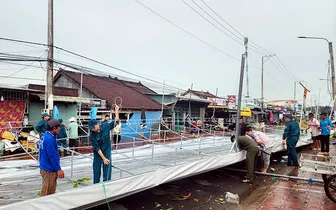 Mưa giông làm tốc mái, hư hỏng 26 căn nhà, thiệt hại tài sản trên 530 triệu đồng