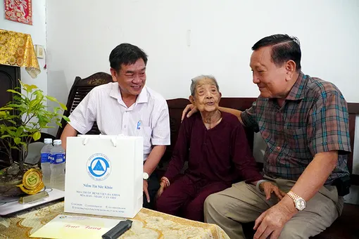 Bệnh viện Đa khoa Hòa Hảo - Medic Cần Thơ tri ân các gia đình có công