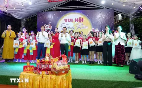 Dấu mốc hoàn thiện hệ thống cộng đồng người Việt tại Lào