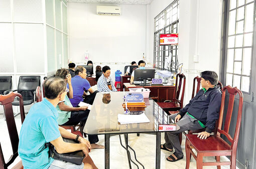 ក្រោយ​ពី​មួយ​ឆ្នាំ​នាំ​យក​ "រដ្ឋ​អំ​ណាច​ឌីជី​ថល​" ដល់​ប្រ​ជា​ជន​