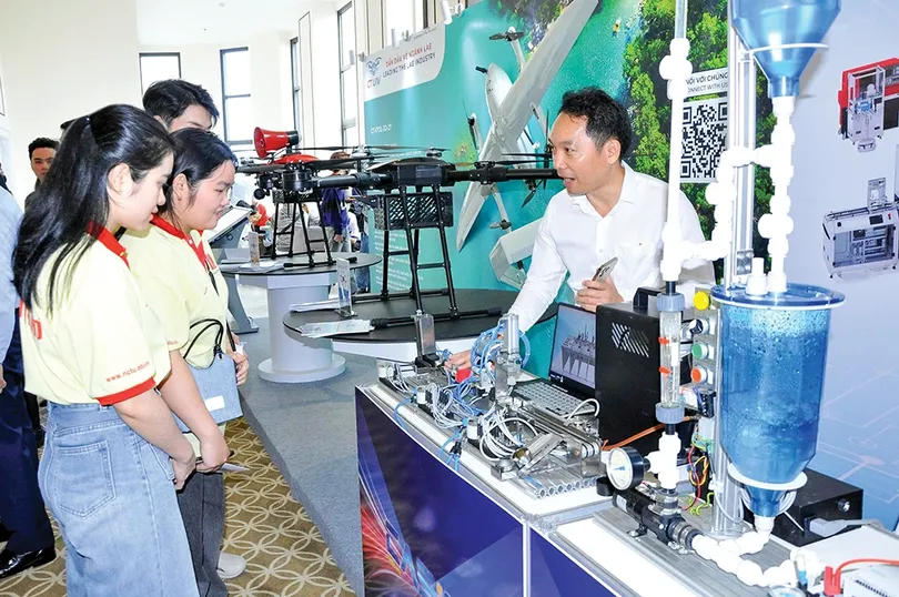 Kết nối nguồn lực phát triển khoa học công nghệ, đổi mới sáng tạo và chuyển đổi số