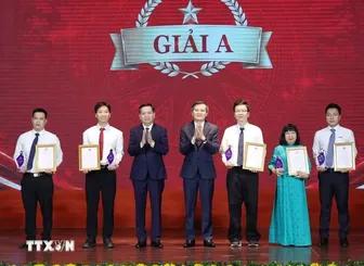 Trao giải cuộc thi "Bảo vệ nền tảng tư tưởng của Đảng trong kỷ nguyên mới"