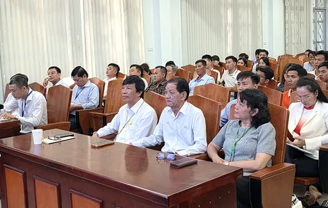 Tập huấn cho người nuôi tôm tại vùng ĐBSCL