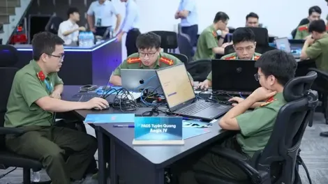 Bài 2: Tự chủ công nghệ và nhiệm vụ bảo vệ trận địa tư tưởng của Đảng trên không gian mạng