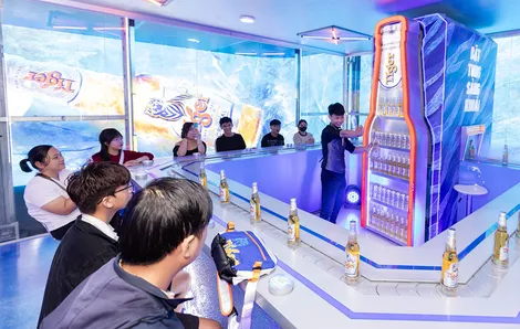 Hàng ngàn người đổ về Công viên Sông Hậu trải nghiệm đại tiệc Tiger Crystal