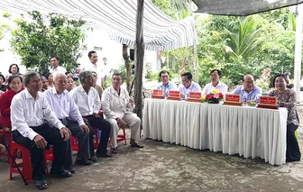 Bàn giao 200 căn nhà Đại đoàn kết và trao tặng 4.000 phần quà cho hộ nghèo