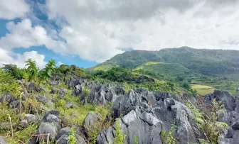 Khám phá cao nguyên đá Tủa Chùa - “tiểu Đồng Văn” giữa đại ngàn Tây Bắc Khám phá cao nguyên đá Tủa Chùa - “tiểu Đồng Văn” giữa đại ngàn Tây Bắc