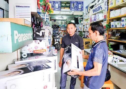 Đa dạng mẫu mã, chú trọng công nghệ