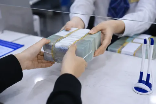 Ngân hàng "đua" lãi suất hút dòng tiền