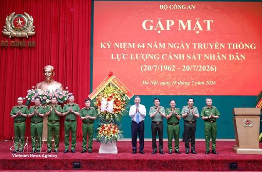 Top leader asks for building stronger, more modern people's police force