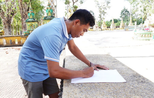 ជាង​ចម្លាក់​វ័យ​ក្មេង រួម​ចំ​ណែក​ថែ​រក្សា​អត្ត​សញ្ញា​ណ​ជាតិ​