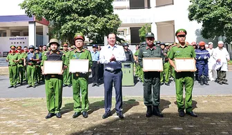 Lá chắn giữ bình yên Lá chắn giữ bình yên