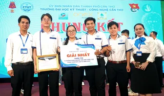 Sinh viên CTUT phát triển giải pháp quản lý biến tần thông minh Sinh viên CTUT phát triển giải pháp quản lý biến tần thông minh