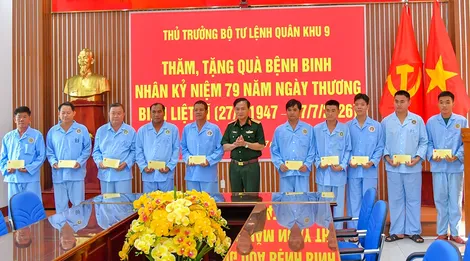 Quân khu 9 tổ chức nhiều hoạt động kỷ niệm 79 năm Ngày Thương binh - Liệt sĩ