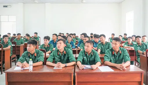Bồi dưỡng nhận thức về Đảng cho 69 quần chúng ưu tú