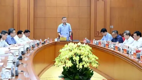 Vận dụng đúng phương pháp cách mạng trong đấu tranh phòng, chống “tự diễn biến”, “tự chuyển hóa” trong giai đoạn hiện nay