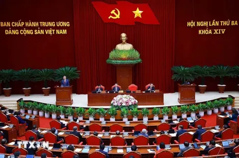 Ngày làm việc thứ hai Hội nghị Trung ương 3 khóa XIV