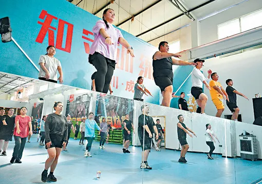 Người nước ngoài tới Trung Quốc giảm cân