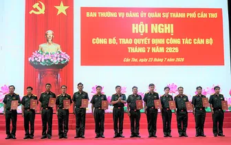 Ban Thường vụ Đảng ủy Quân sự TP Cần Thơ công bố, trao quyết định công tác cán bộ