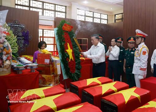 Top leader hails sacrifices, contributions of generations to national development