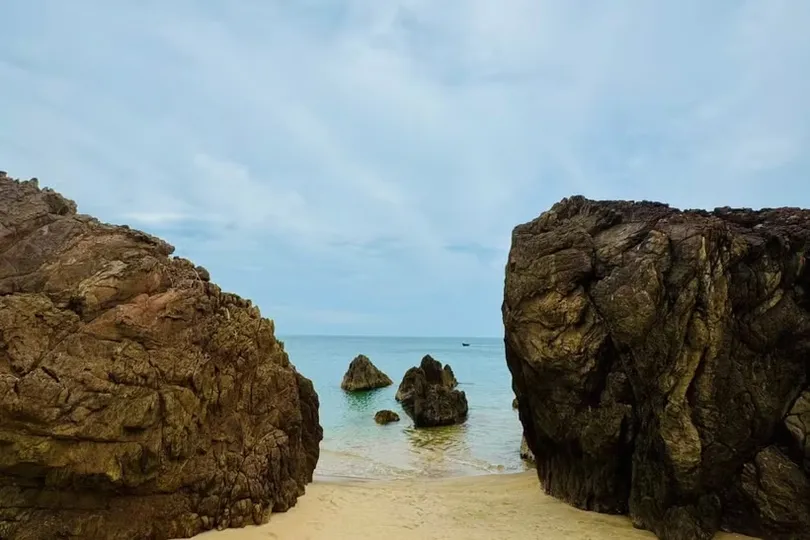 Bãi Đá Nhảy - điểm dừng chân không thể bỏ lỡ trên cung đường miền Trung