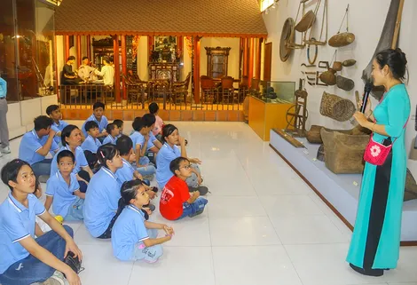 Trẻ em Trung tâm Công tác xã hội TP Cần Thơ tìm hiểu lịch sử, văn hóa
