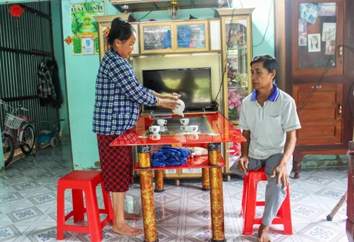 Đong đầy nghĩa tình son sắt
