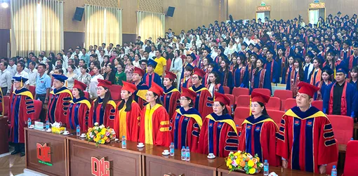 Trường Đại học Nam Cần Thơ trao bằng tốt nghiệp cho hơn 3.500 sinh viên