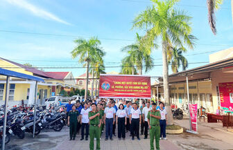 សកម្ម​ផ្សព្វ​ផ្សាយ​បង្ការ​ ប្រ​ឆាំង​គ្រឿង​ញៀន​ ដើម្បី​ការ​រស់​នៅ​សុខ​សាន្ត​របស់​ប្រ​ជា​ជន​