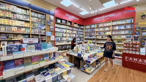 Vòng đời trang sách và chính sách sưởi ấm lòng dân