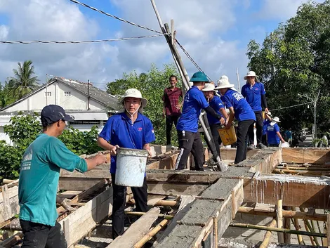 Sinh viên Tây Đô thực hiện nhiều công trình phục vụ dân sinh tại ĐBSCL