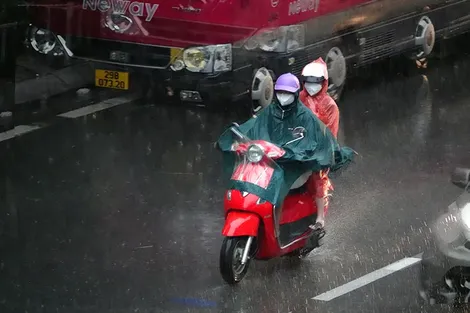 Thời tiết ngày 28/7: Mưa lớn bao trùm nhiều khu vực, cảnh báo lốc xoáy và gió giật mạnh trên biển