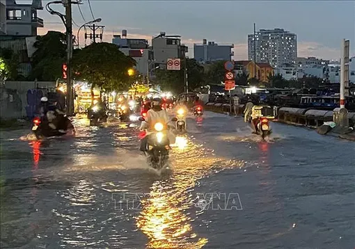 Thời tiết ngày 29/7: Bắc Bộ giảm mưa, Nam Bộ và cao nguyên Trung Bộ mưa lớn