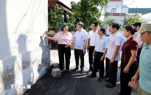 Chỉ thị số 09-CT/TW: Tăng cường sự lãnh đạo của Đảng đối với việc thực hiện dân chủ ở cơ sở trong giai đoạn mới