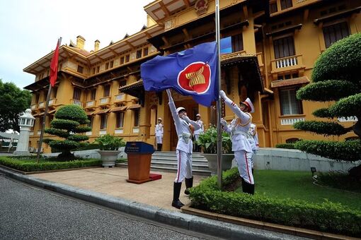 Flag-hoisting ceremony marks ASEAN’s 59th anniversary in Hanoi