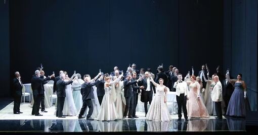 Over 100 Italian artists bring opera masterpiece La Traviata to Vietnam