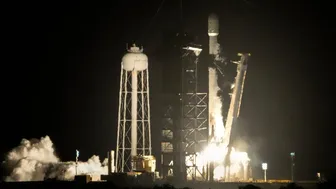 Tên lửa SpaceX lao xuống Mặt Trăng với tốc độ gấp 7 lần âm thanh