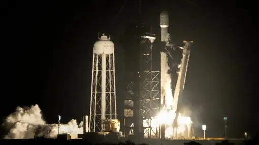 Tên lửa SpaceX lao xuống Mặt Trăng với tốc độ gấp 7 lần âm thanh