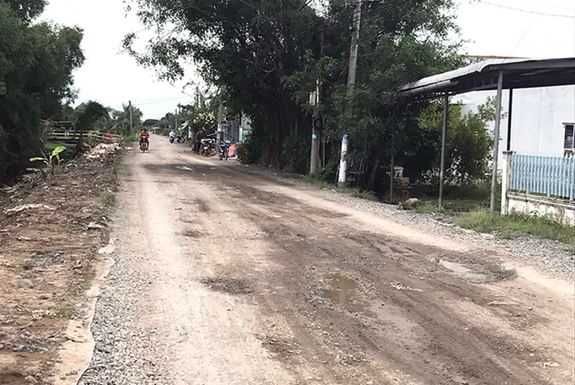 Từng bước hoàn thiện hạ tầng giao thông, đảm bảo người dân đi lại an toàn