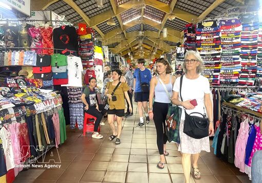 Vietnam welcomes nearly 13.9 million foreign visitors in seven months