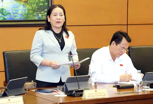 Bà Lê Thị Thanh Lam, Phó Trưởng đoàn chuyên trách Đoàn Đại biểu Quốc hội TP Cần Thơ, góp ý về Luật sửa đổi, bổ sung một số điều của Luật Trách nhiệm bồi thường của Nhà nước