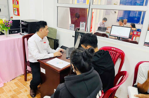 បណ្តុះ​ទំនុក​ចិត្ត​ សាយ​ភាយ​នូវ​ភាព​ពេញ​ចិត្ត​ក្នុង​ប្រ​ជា​ជន​