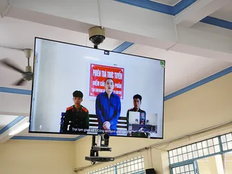 Đi chấp hành án tù vẫn dương tính với ma túy, 2 bị cáo lãnh thêm án