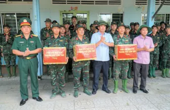 Ban Chỉ đạo 515 TP Cần Thơ thăm, động viên, tặng quà lực lượng tìm kiếm và lấy mẫu hài cốt liệt sĩ