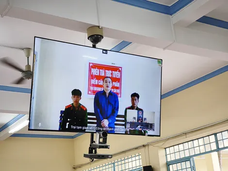 Đi chấp hành án tù vẫn dương tính với ma túy, 2 bị cáo lãnh thêm án