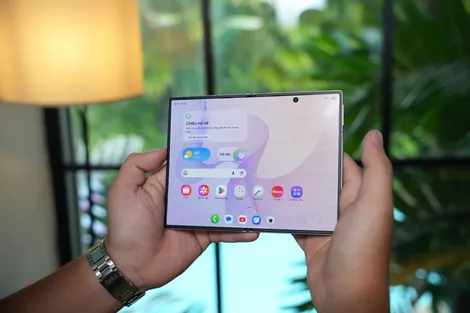 Dáng máy thân rộng hoàn toàn mới: Galaxy Z Fold8 thay đổi cách bạn cầm điện thoại gập