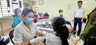 Tăng cường tiêm bù vắc-xin cho học sinh mầm non, tiểu học