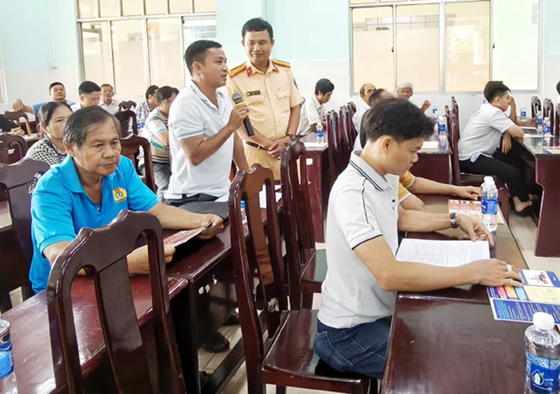 Đẩy mạnh tuyên truyền an toàn giao thông từ cơ sở