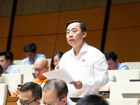 Ông Đào Chí Nghĩa, Phó Trưởng đoàn chuyên trách Đoàn Đại biểu Quốc hội TP Cần Thơ, góp ý dự thảo Luật Phổ biến, giáo dục pháp luật (sửa đổi)